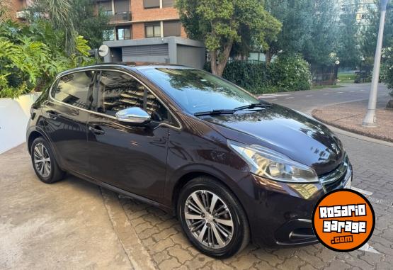 Autos - Peugeot 208 Feline 2017 Nafta 130000Km - En Venta