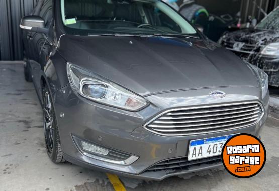 Autos - Ford Focus Titanium 2016 Nafta 115000Km - En Venta