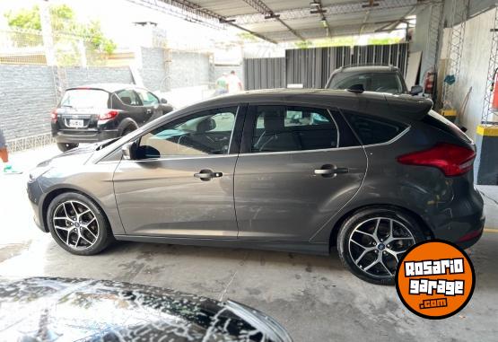 Autos - Ford Focus Titanium 2016 Nafta 115000Km - En Venta