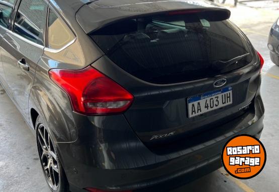 Autos - Ford Focus Titanium 2016 Nafta 115000Km - En Venta