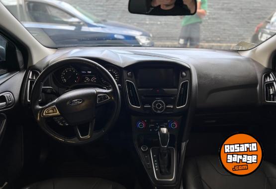 Autos - Ford Focus Titanium 2016 Nafta 115000Km - En Venta