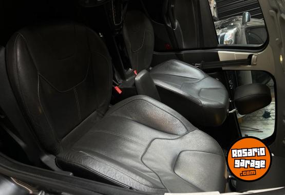 Autos - Ford Focus Titanium 2016 Nafta 115000Km - En Venta