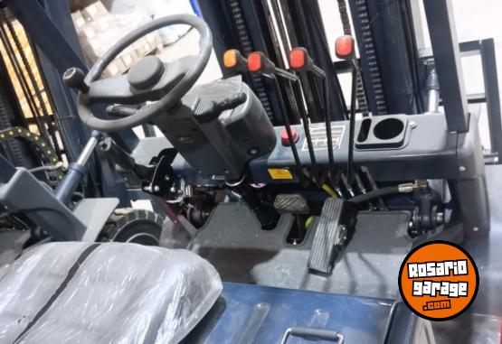 Camiones y Gr�as - Autoelevador el�ctrico de alto rendimiento ( zampi ) - En Venta