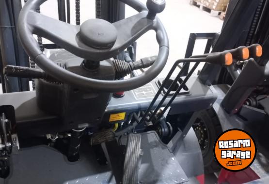 Camiones y Gr�as - Autoelevador el�ctrico de alto rendimiento ( zampi ) - En Venta