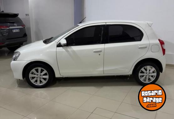 Autos - Toyota Etios 2016 Nafta 102000Km - En Venta