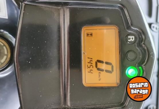 Cuatris y UTVs - Polaris Hawkeye 300 4x2 2007  3000Km - En Venta