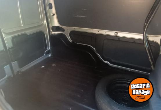 Utilitarios - Renault Kangoo 1.6 16v furg�n 2017 GNC 111111Km - En Venta