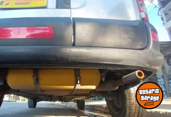 Utilitarios - Renault Kangoo 1.6 16v furg�n 2017 GNC 111111Km - En Venta