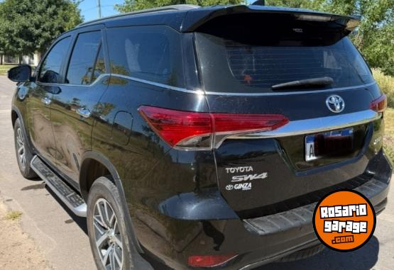 Camionetas - Toyota Hilux sw4 srx 2020 Diesel 60000Km - En Venta