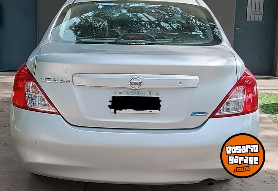 Autos - Nissan Versa 2013 Nafta 127000Km - En Venta