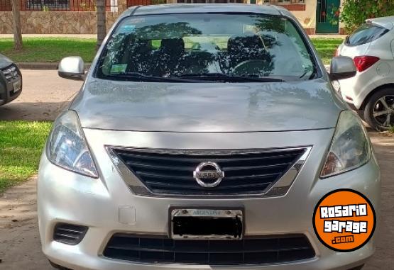 Autos - Nissan Versa 2013 Nafta 127000Km - En Venta