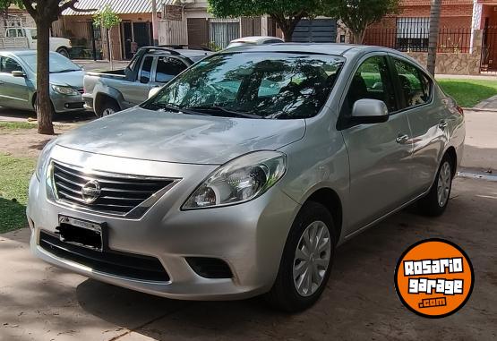 Autos - Nissan Versa 2013 Nafta 127000Km - En Venta