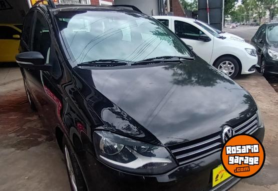 Autos - Volkswagen SURAN CONFORT LINE 2011 Nafta 111111Km - En Venta