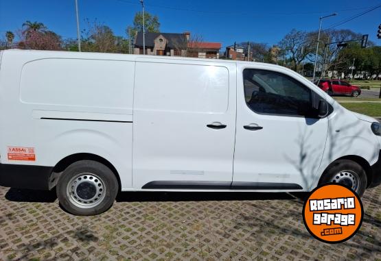 Utilitarios - Peugeot Expert HDI 2021 Diesel 152000Km - En Venta