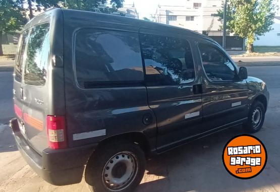 Utilitarios - Citroen BERLINGO FURGON 2011 GNC 111111Km - En Venta