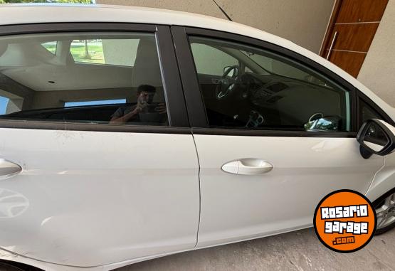 Autos - Ford Fiesta  S PLus 2018 Nafta 180000Km - En Venta