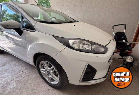 Autos - Ford Fiesta  S PLus 2018 Nafta 180000Km - En Venta