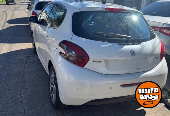 Autos - Peugeot 208 Feline 2017 Nafta 127000Km - En Venta