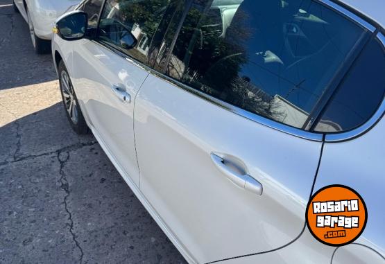 Autos - Peugeot 208 Feline 2017 Nafta 127000Km - En Venta