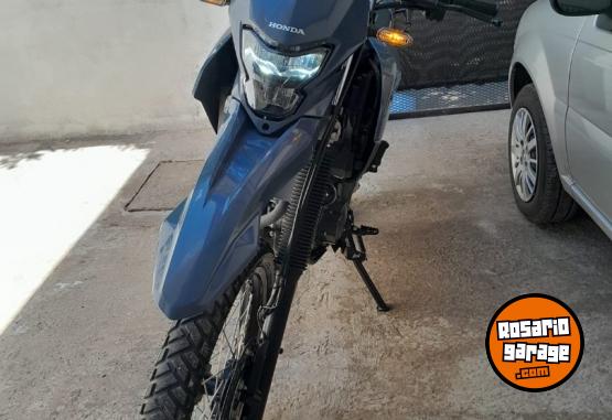 Motos - Honda Xr tornado 300L 2025 Nafta 4500Km - En Venta
