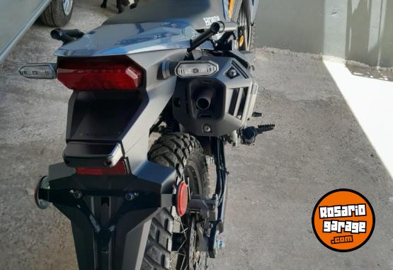 Motos - Honda Xr tornado 300L 2025 Nafta 4500Km - En Venta