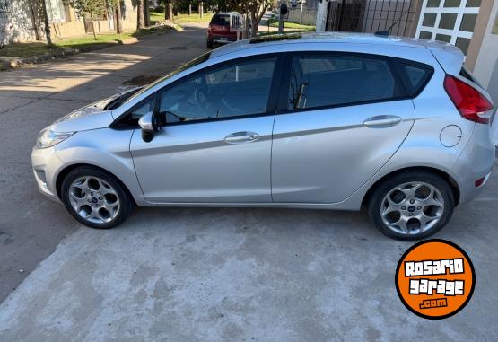Autos - Ford Fiesta Kinetic 2013 Nafta 97000Km - En Venta