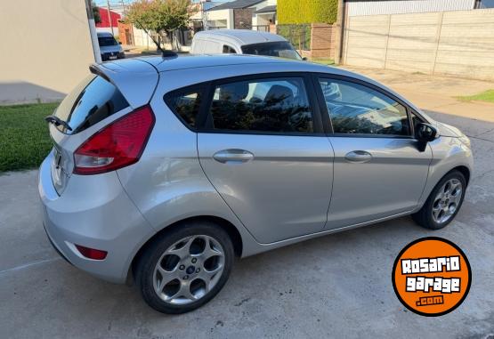 Autos - Ford Fiesta Kinetic 2013 Nafta 97000Km - En Venta