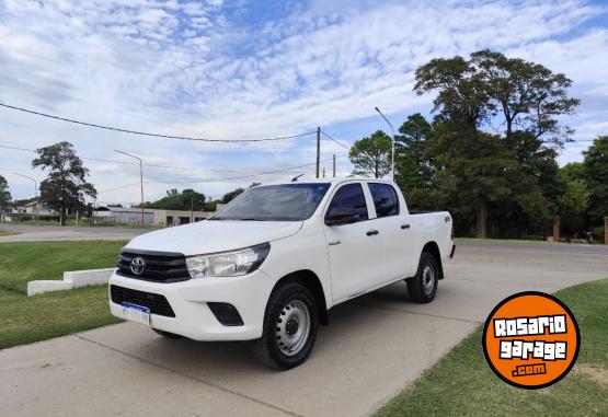 Camionetas - Toyota Hilux DC DX 2.4TDI MT 4x4 2019 Diesel 309200Km - En Venta