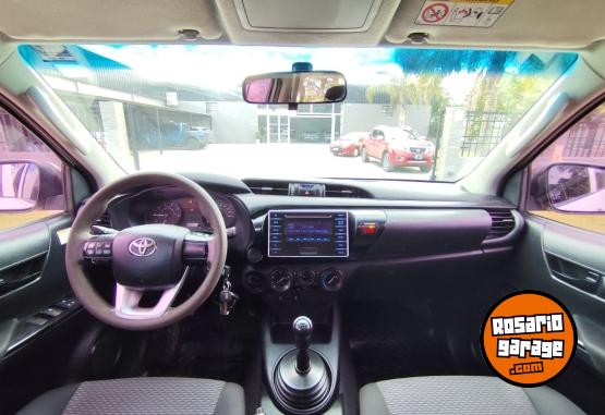 Camionetas - Toyota Hilux DC DX 2.4TDI MT 4x4 2019 Diesel 309200Km - En Venta