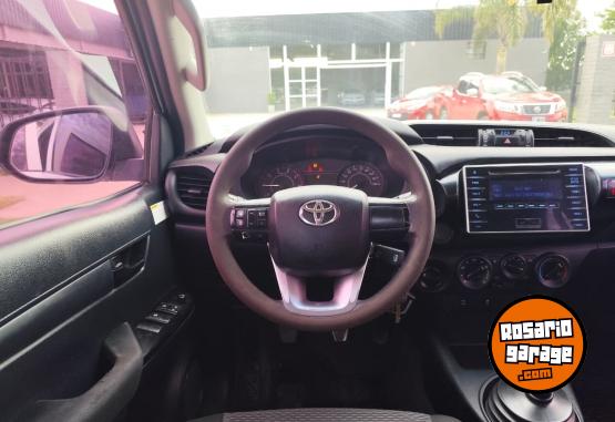 Camionetas - Toyota Hilux DC DX 2.4TDI MT 4x4 2019 Diesel 309200Km - En Venta