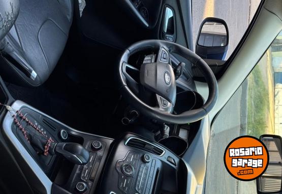 Autos - Ford SE plus 2015 Nafta 136000Km - En Venta