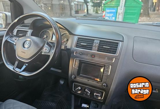 Autos - Volkswagen Suran 2016 Nafta 93000Km - En Venta