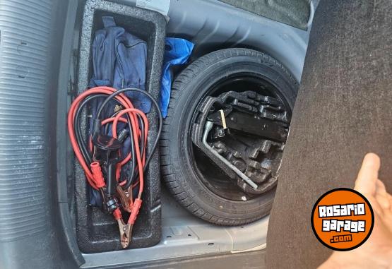 Autos - Volkswagen Suran 2016 Nafta 93000Km - En Venta