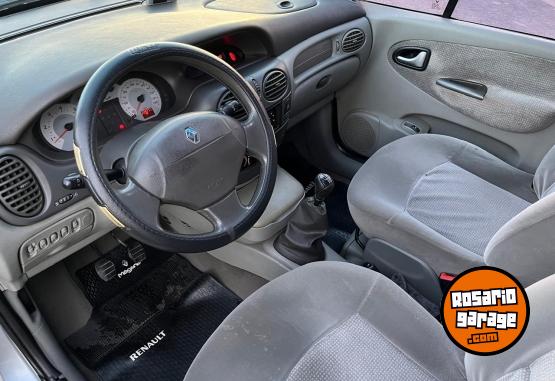 Autos - Renault Scenic 2006 Nafta 260000Km - En Venta