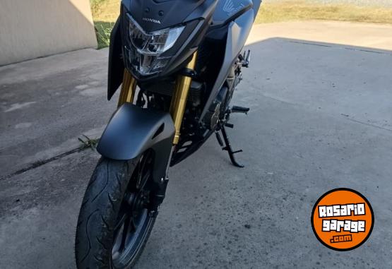 Motos - Honda CB 300 2025 Nafta 6400Km - En Venta