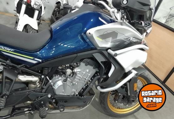 Motos - CF 800 MT 2024 Nafta 5000Km - En Venta