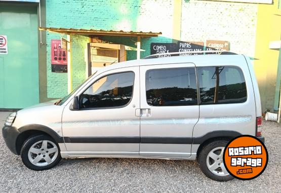 Utilitarios - Peugeot Partner patagonica 2015 GNC 115000Km - En Venta