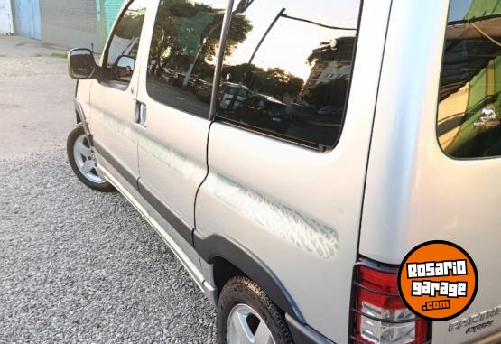 Utilitarios - Peugeot Partner patagonica 2015 GNC 115000Km - En Venta