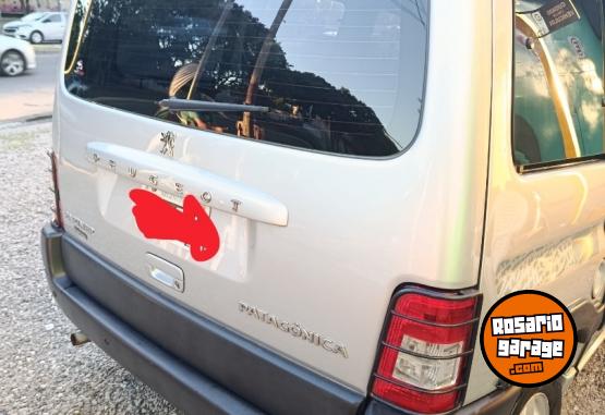Utilitarios - Peugeot Partner patagonica 2015 GNC 115000Km - En Venta