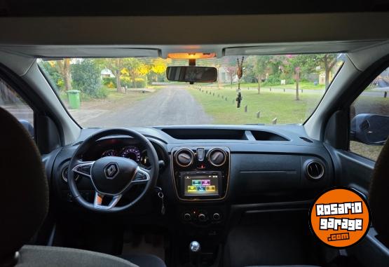 Autos - Renault Kangoo 2023 Diesel 61000Km - En Venta