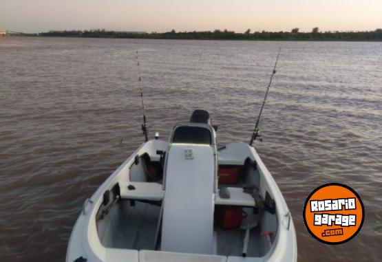 Embarcaciones - Bote 3.80 mts con Tohatsu 40 a�o 2000 - En Venta