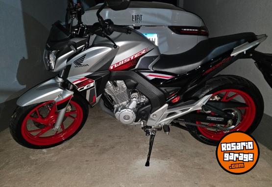 Motos - Honda Cb250 2022 Nafta 4100Km - En Venta