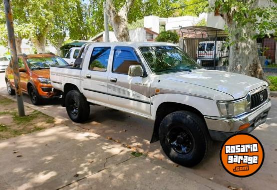 Camionetas - Toyota Hilux srv 2003 Diesel 387000Km - En Venta