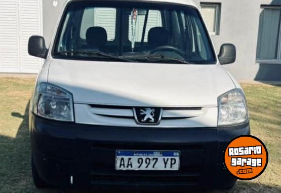 Utilitarios - Peugeot Partner kangoo Fiorino 2017 Diesel 151000Km - En Venta