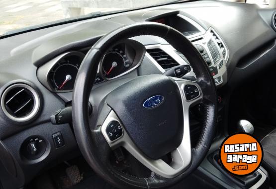 Autos - Ford Fiesta Titanium 2013 Nafta 188000Km - En Venta