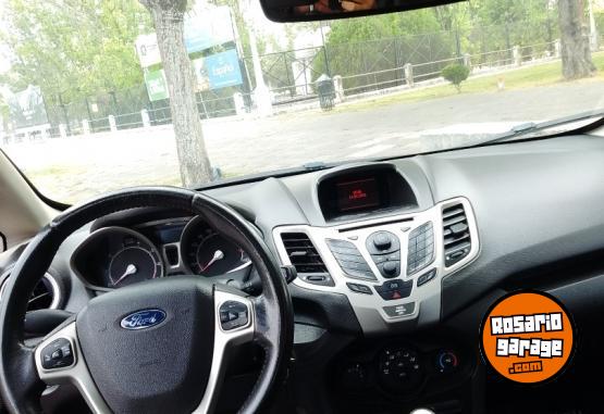 Autos - Ford Fiesta Titanium 2013 Nafta 188000Km - En Venta