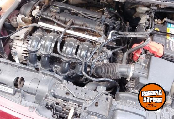 Autos - Ford Fiesta Titanium 2013 Nafta 188000Km - En Venta