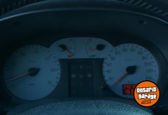 Autos - Renault Clio 2 privilege 1.6 16v 2003 Nafta 249000Km - En Venta