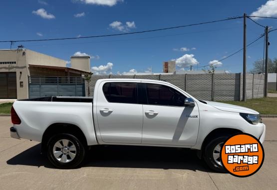 Camionetas - Toyota Hilux 2017 Diesel 150000Km - En Venta