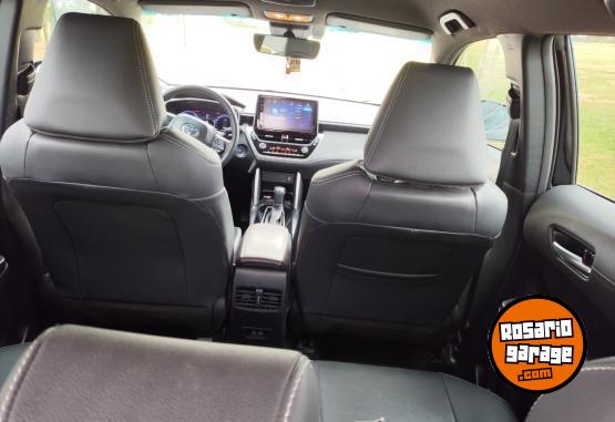 Autos - Toyota Cross SEG HEV1 1.8 2024 Electrico / Hibrido 25000Km - En Venta